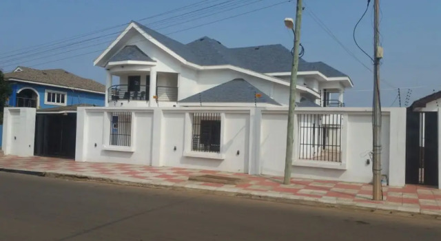 Guesthouse, Rezervovat Penzión Adenta 