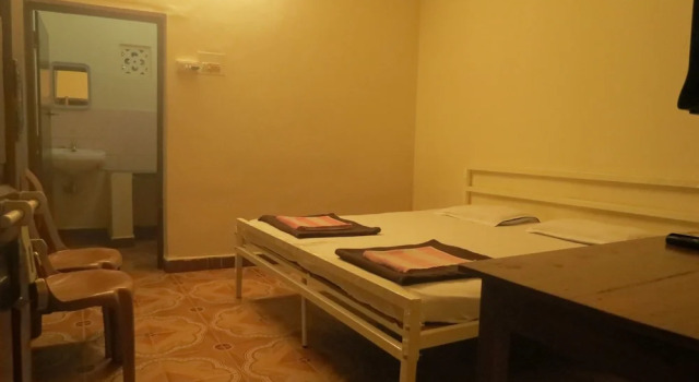 Shelton Guest House, Prenota Affittacamere Baga 
