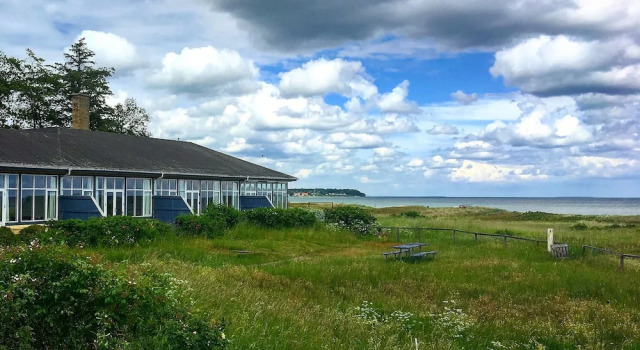 Апартаменты Skærven Beachfront Apartments and Cottage