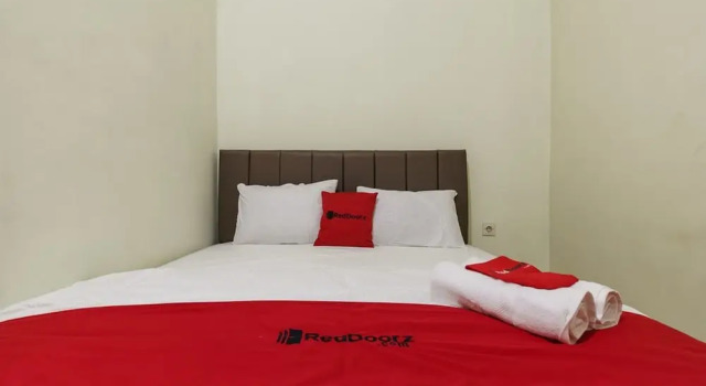 Двухместный номер Standard KoolKost Syariah near Stasiun Poris Tangerang