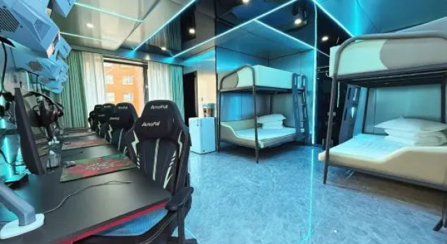 Кровать в общем номере Lemi E-Sports Hotel