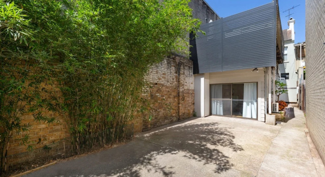 Ultimo 1 bed. furnished house w parking