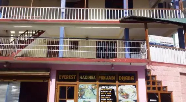 Hotel Everest