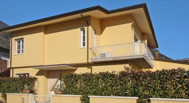 In Camaiore With 3 Bedrooms And 2 Bathrooms