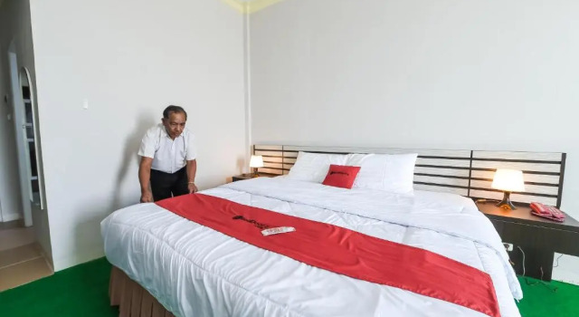 RedDoorz at Brother Homestay Kupang