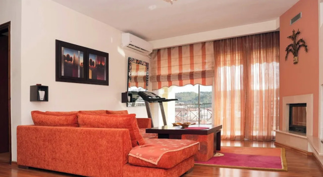 Central Grevena Retreat With Mountain Views, Book Apartment  