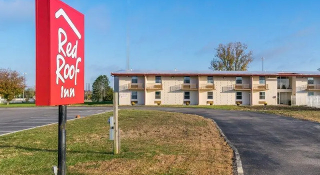 Четырёхместный номер Standard Red Roof Inn Richmond, IN