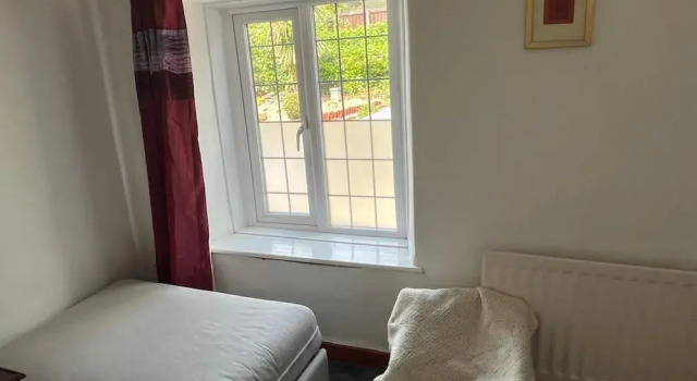 Peaceful Riverside Cottage in Machen, Caerphilly, Забронировать Дом для отпуска Карфилли 