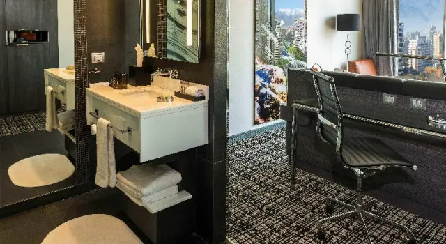 Номер Superior Renaissance Santiago by Marriott