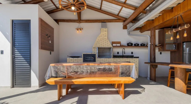 Comfortable and Sophisticated Accommodations Just Minutes From the Beach - VIL