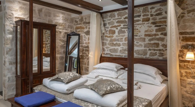 Luxury Spacious Studio in the Heart of Split, Prenota Appartamento Splitska 