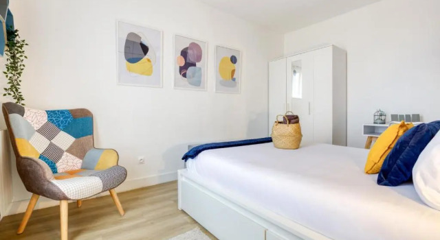 Bee Home Metro 7 + RER C + Easy Check-in + Parking