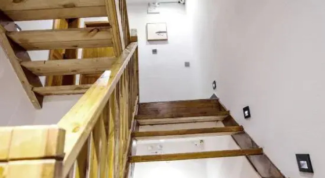 Qingjufengzhu Riverview Guesthouse, Book Hotel Hoteller i Xiangxi med parkering, Parkering