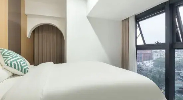 Люкс с 4 комнатами с видом на город Chongqing Muran Homestay (Jiefangbei Branch)