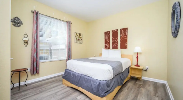 Premium Lake View Condo, Vista Cay - 1005