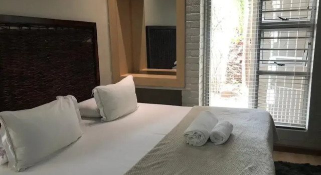 Royal Bafokeng Guest House, Забронировать Гостевой дом Гостевые дома Фри-Стейт, Гостевой дом