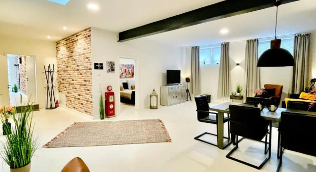Апартаменты Schöne Ferienwohnungen teilweise mit Dachterrasse im Herzen von Itzehoe