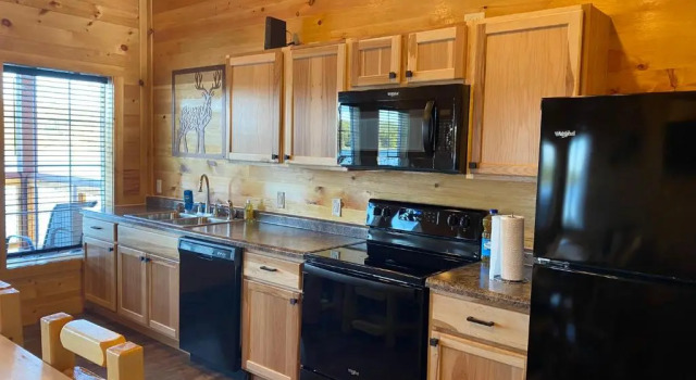 Коттедж с 5 комнатами Keweenaw Waters Resort