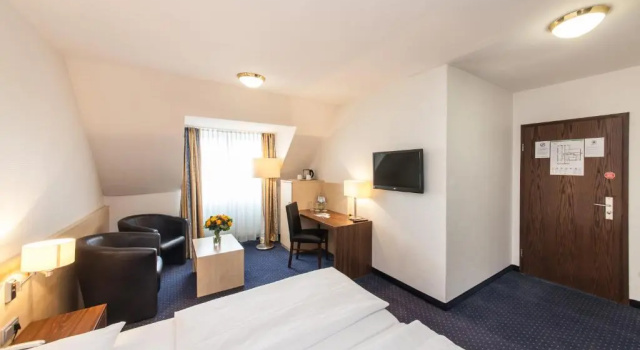 Трёхместный номер Standard Garner Hotel Cologne Porz - Airport by IHG