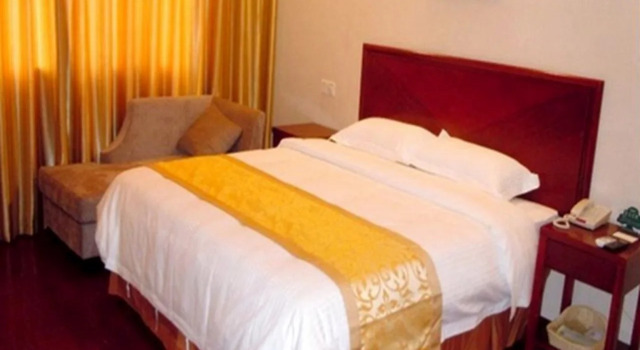 GreenTree Inn CangZhou Qing County JingFu (S) Street Express Hotel, Book Hotel Qing Hebei