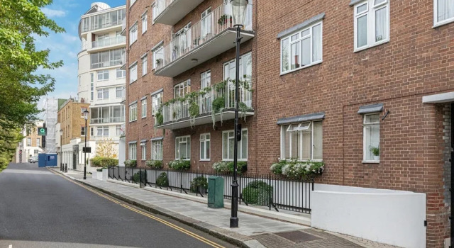 Cosy 1-bed Apartment Near Sloane Square in Chelsea, Забронировать Апартаменты/квартира Лондон Большой Лондон, рядом с Здание «Мишлен Хауз»