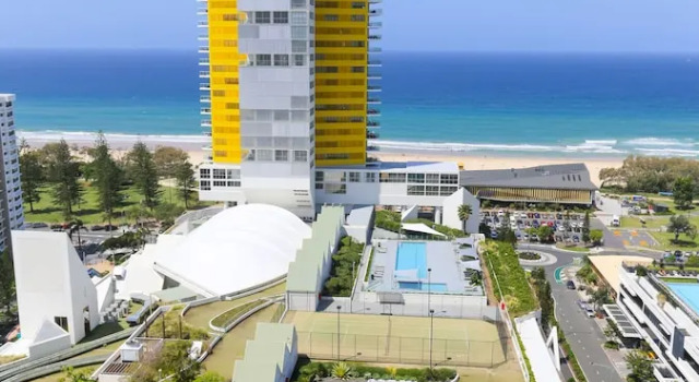 Четырёхместный номер Superior с видом на океан Sofitel Gold Coast Broadbeach