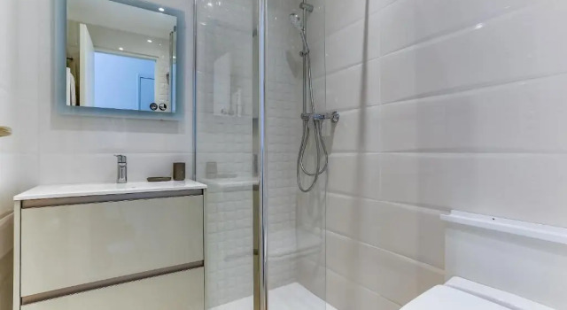 Апартаменты Leader Boulevard Flat with Terrace by GuestReady