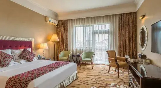 Двухместный номер Deluxe с балконом и с красивым видом из окна Country Garden Phoenix Hotel Jingmen