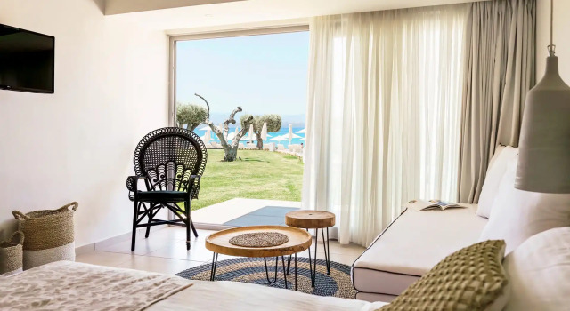 Бунгало Premium рядом с пляжем Amaronda Resort & Spa Eretria