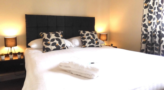 Lion House Chester - Very Near Zoo Ideal for City - Sleeps Up to 7