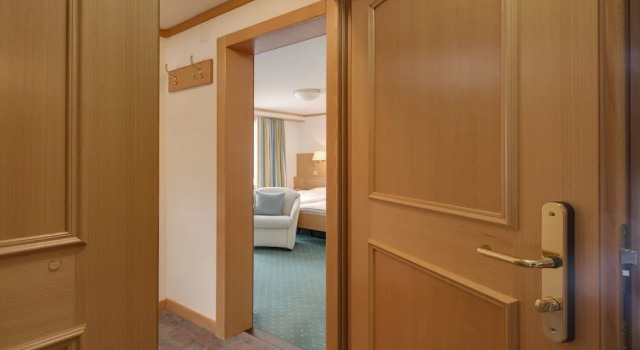 Двухместный номер Standard с балконом Hotel Metropol & Spa Zermatt
