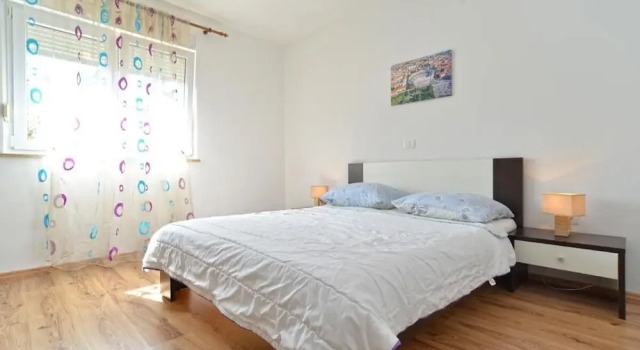 Lovely Flat Just Steps From the Beach