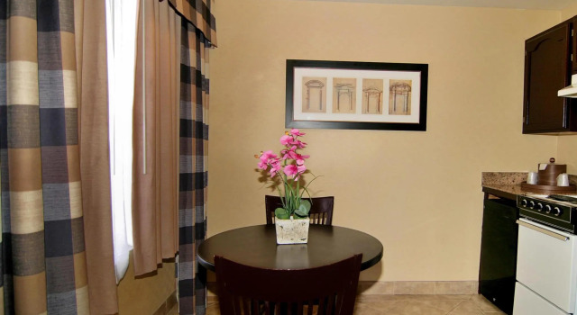 Кровать в общем номере Best Western Plus Las Vegas West