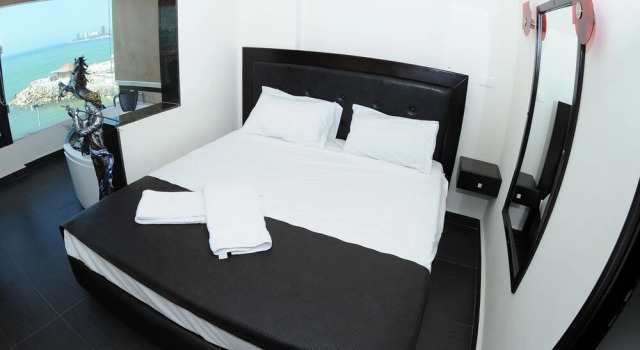 Bay 183 Hotel