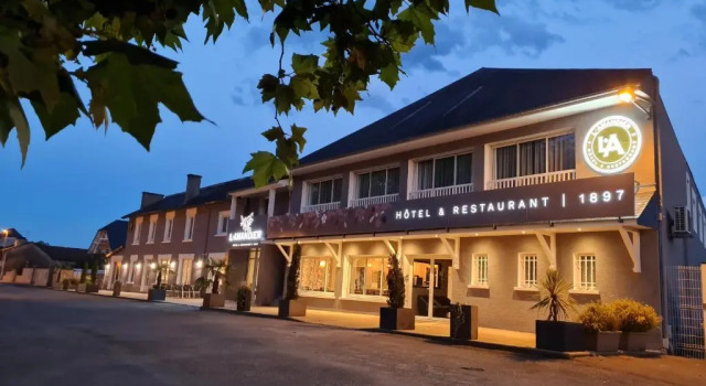 Logis Hôtel lAmandier, Забронировать Отель Отели Pyrénées-Atlantiques с завтраком, Завтраки