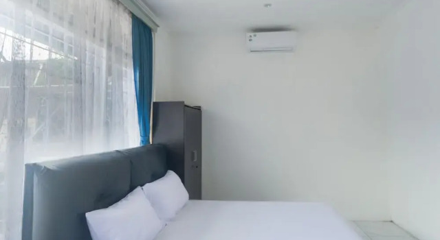 Superior Zimmer OYO Life 3055 Rumah Enin