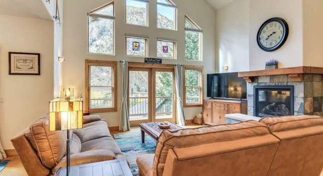 Коттедж Mtn-view Cabin w/ Private Hot Tub in Georgetown!
