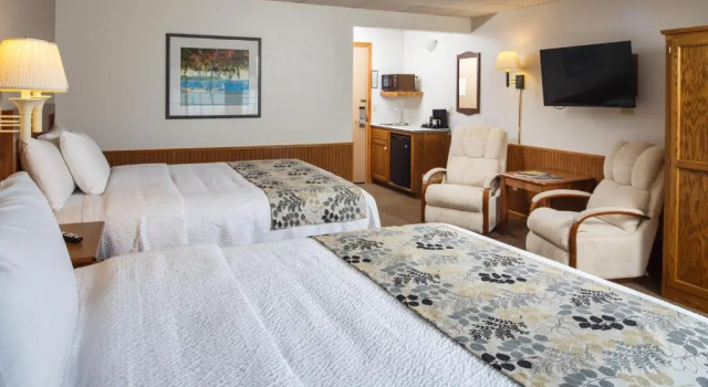 Семейный номер Standard с видом на озеро Ephraim Shores Resort