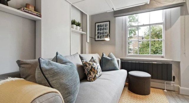 Contemporary Studio W/suspended Bed in Camden Town