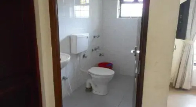 YMCA International Youth Centre, Ernakulam, Забронировать Отель Отели штата Кералы с парковкой, Парковка