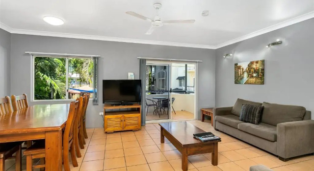 Апартаменты Deluxe Cairns Reef Apartments & Motel
