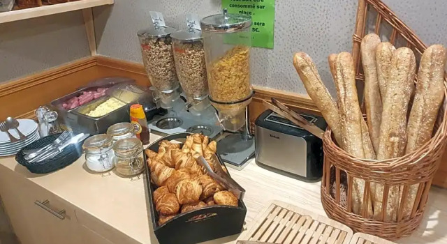 Семейный номер Standard Logis Hôtel-restaurant Les Coudercous
