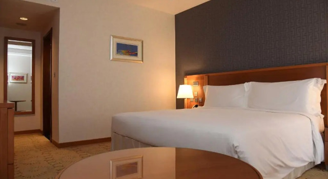 Двухместный номер Premium Holiday Inn - Suites Kuwait Salmiya by IHG