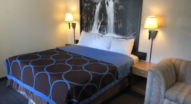 Standard Kahden hengen huone parvekkeella Super 8 by Wyndham Red Bluff