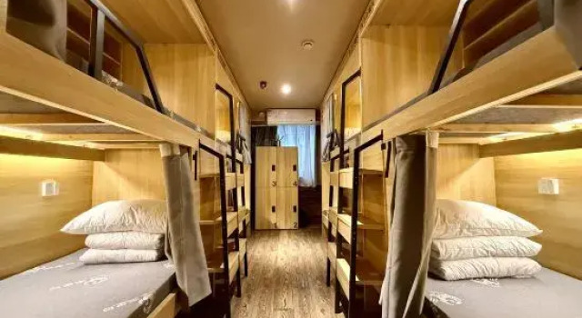 Кровать в общем номере (мужской номер) Iforest Hostel (Shanghai Tongji University Siping Road Metro Station)