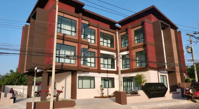 Nub Thong Residence, Varaa Hotelli Hotellit North-Eastern Thailand pysäköinnillä, Pysäköinti