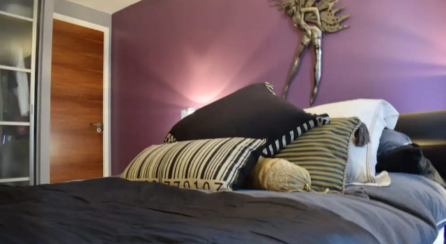 2 Bed Flat in Shoreditch With Balcony