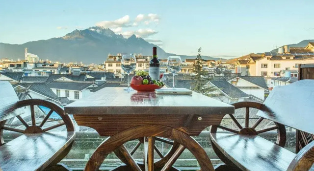 Yanziwu Mandian Youth Hostel, Rezerwuj Hostel Hostele w Lijiang, w pobliżu Guangbi Tower, Hostel