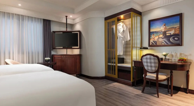 Двухместный номер Colonial Executive Internal Window GRAND HOTEL du LAC Hanoi