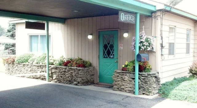 Aspen Motor Inn, Rezerwuj Hotel Oscoda Michigan
